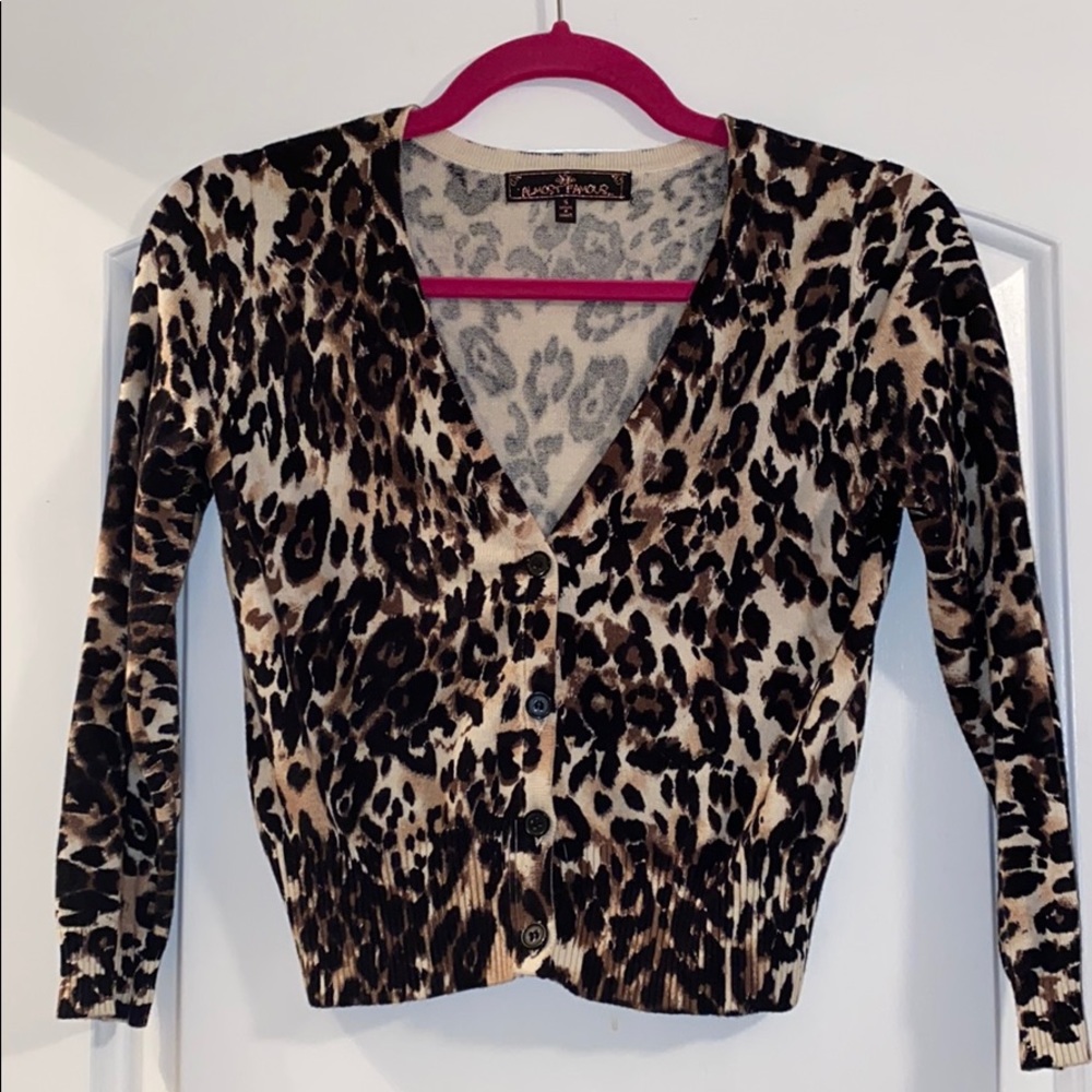 Leopard print cropped cardigan